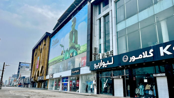 مرکز خرید خزرشهر جای دیدنی خزرشهر
